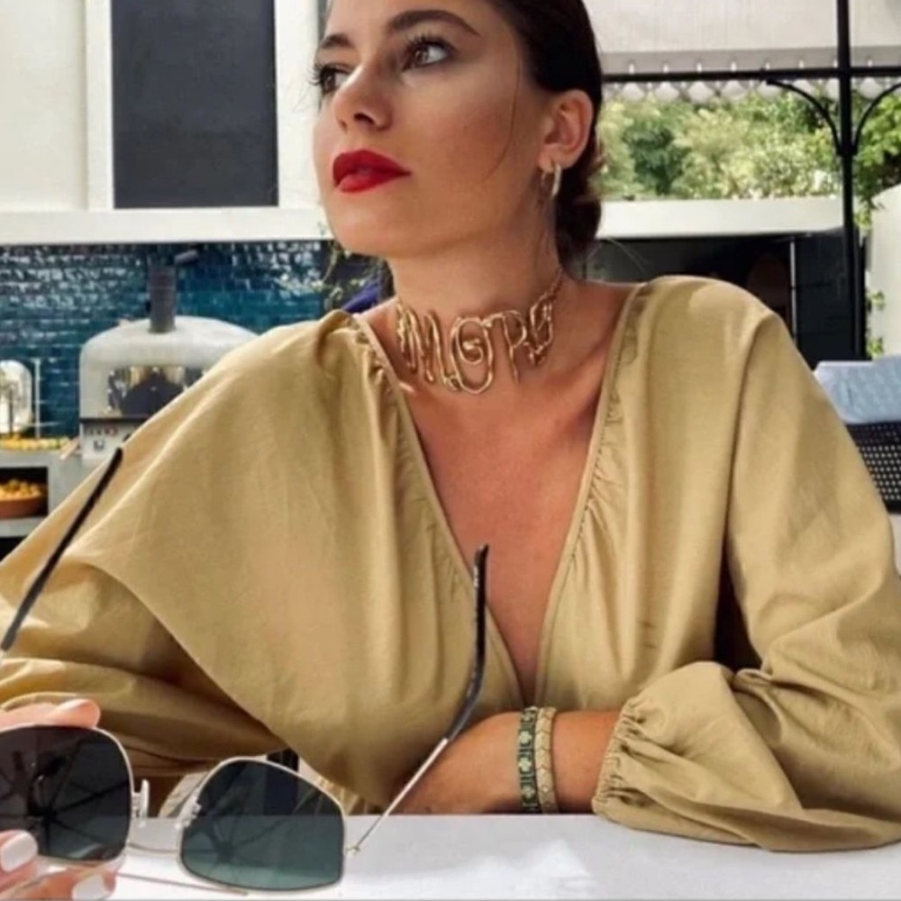 Amore Light Gold Necklace - Picture 4 of 11